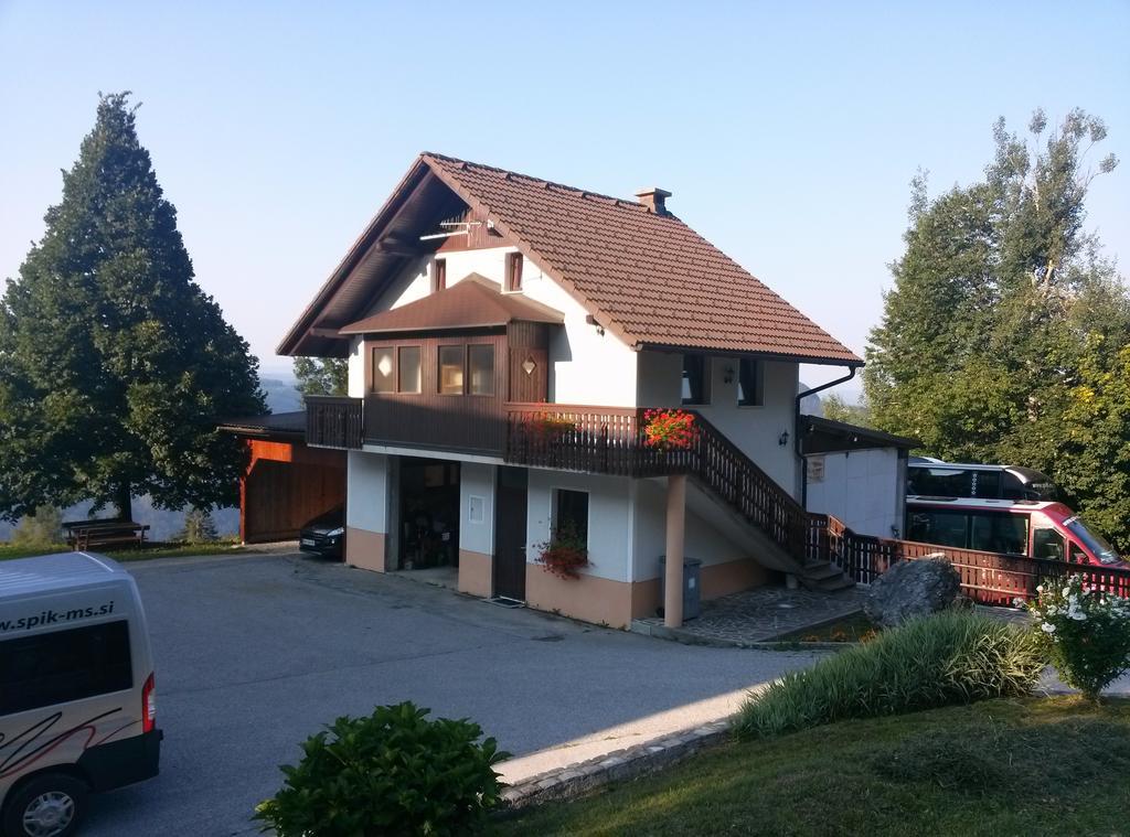 Domacija Za Robom Apartment Церкно Екстериор снимка